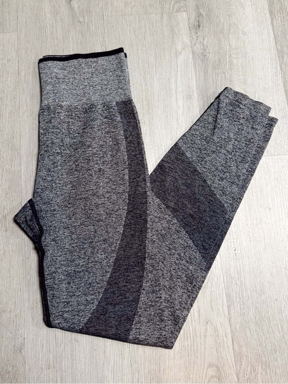 •PINK VICTORIA’S SECRET• SEAMLESS LEGGINGS